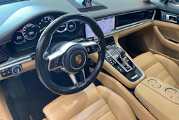 Harmaa Porsche Panamera 2018 kuva 6.