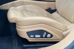 Harmaa Porsche Panamera 2018 kuva 12.