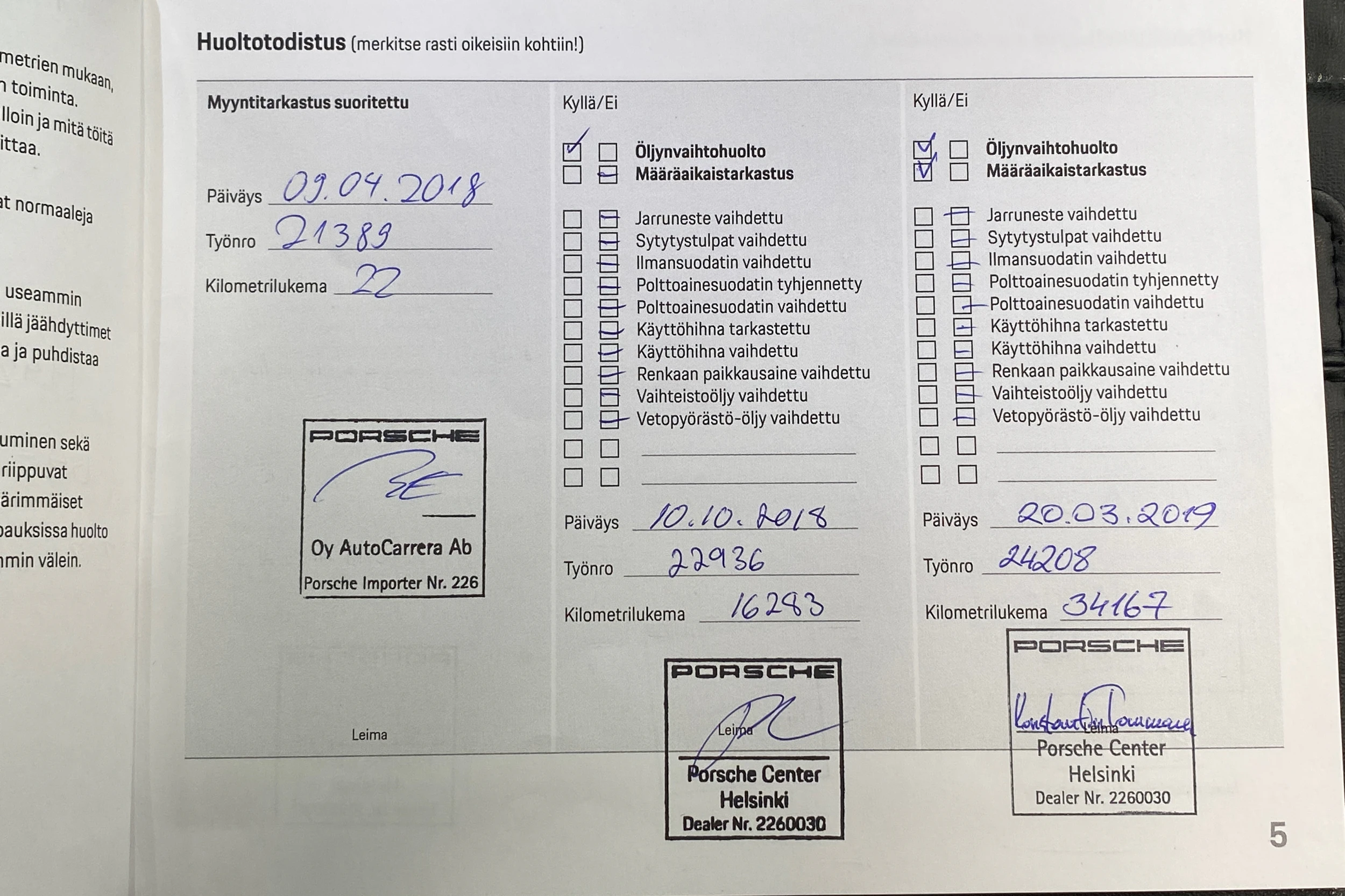 Harmaa Porsche Panamera 2018 kuva 19.