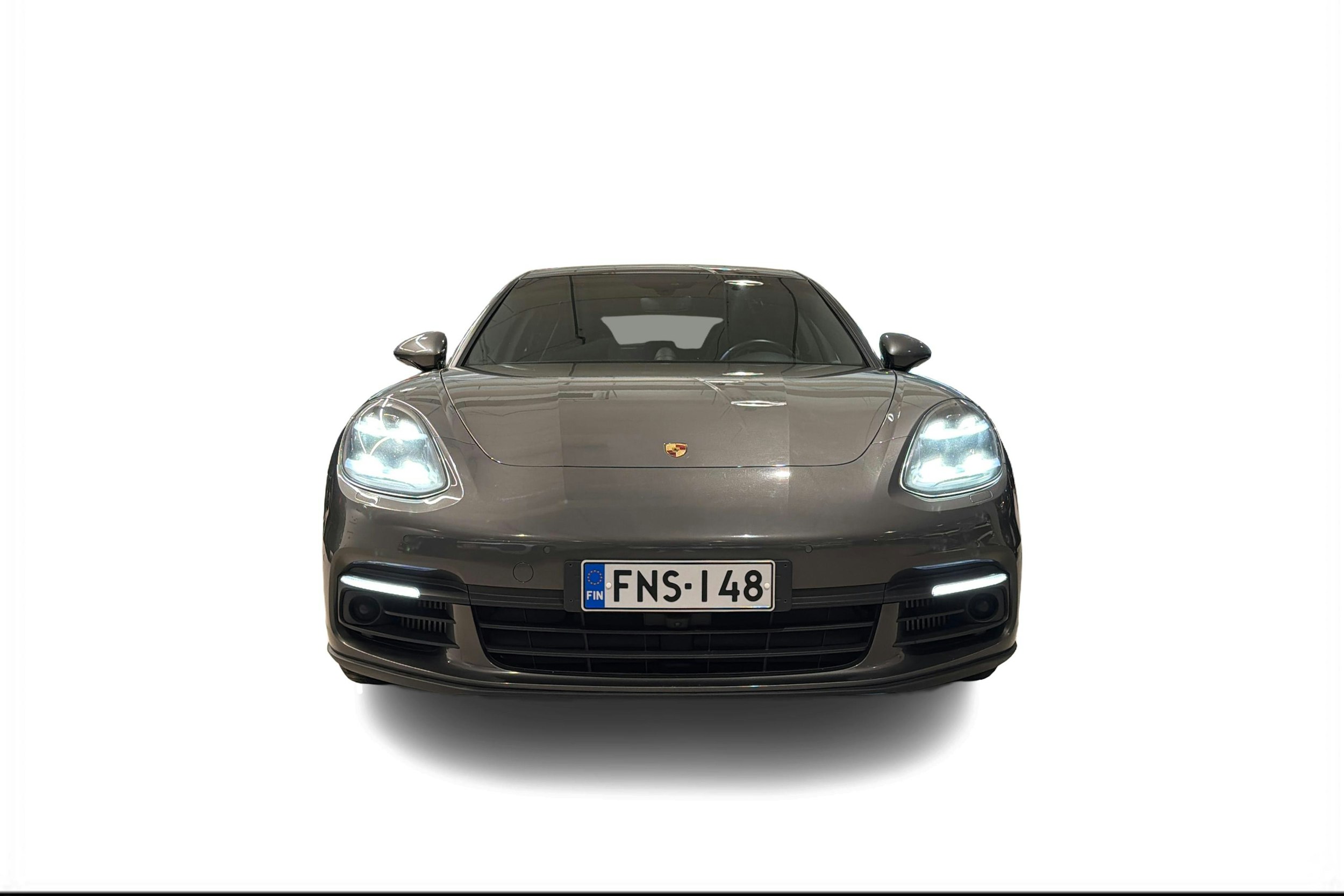 harmaa Porsche Panamera 2018 kuva 5.
