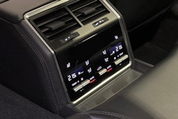 harmaa Porsche Panamera 2018 kuva 13.