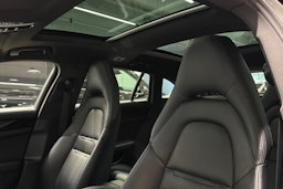 harmaa Porsche Panamera 2018 kuva 17.
