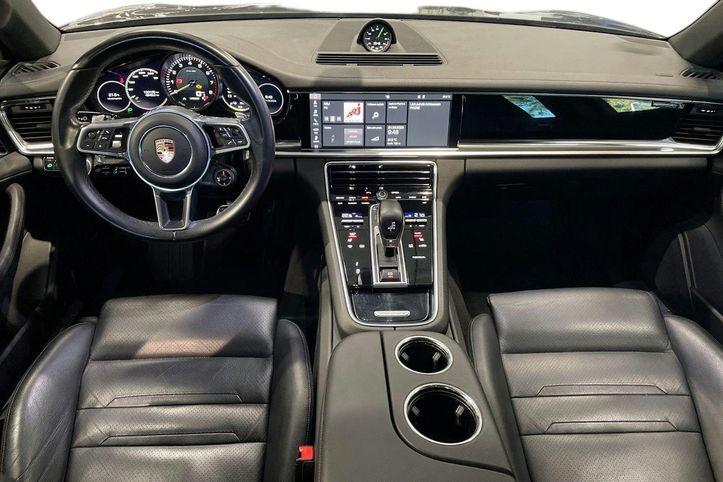 met. harmaa Porsche Panamera 2018 kuva 7.