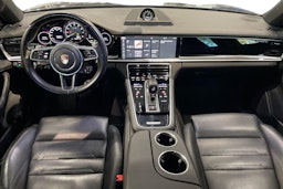 met. harmaa Porsche Panamera 2018 kuva 7.
