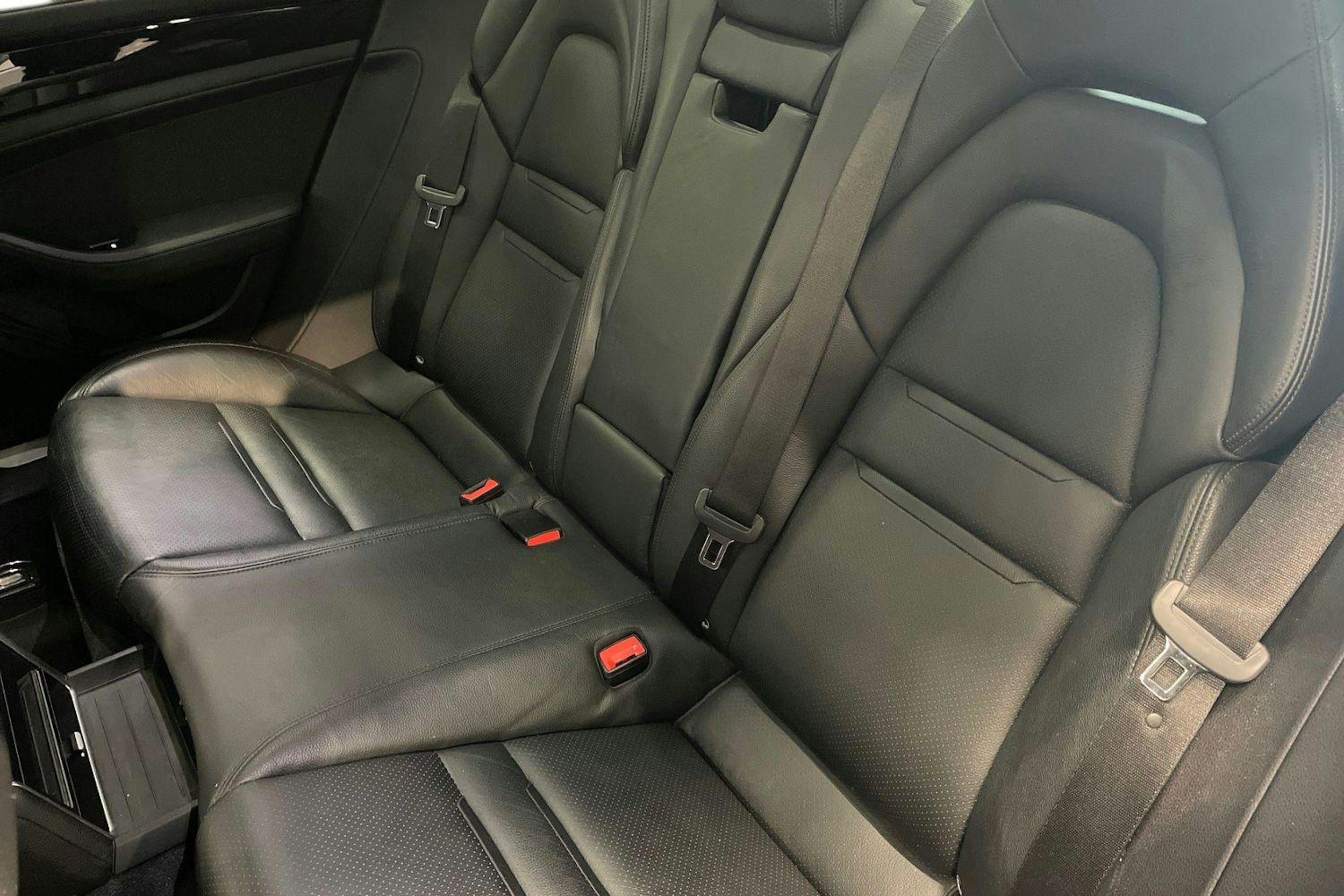 met. harmaa Porsche Panamera 2018 kuva 8.