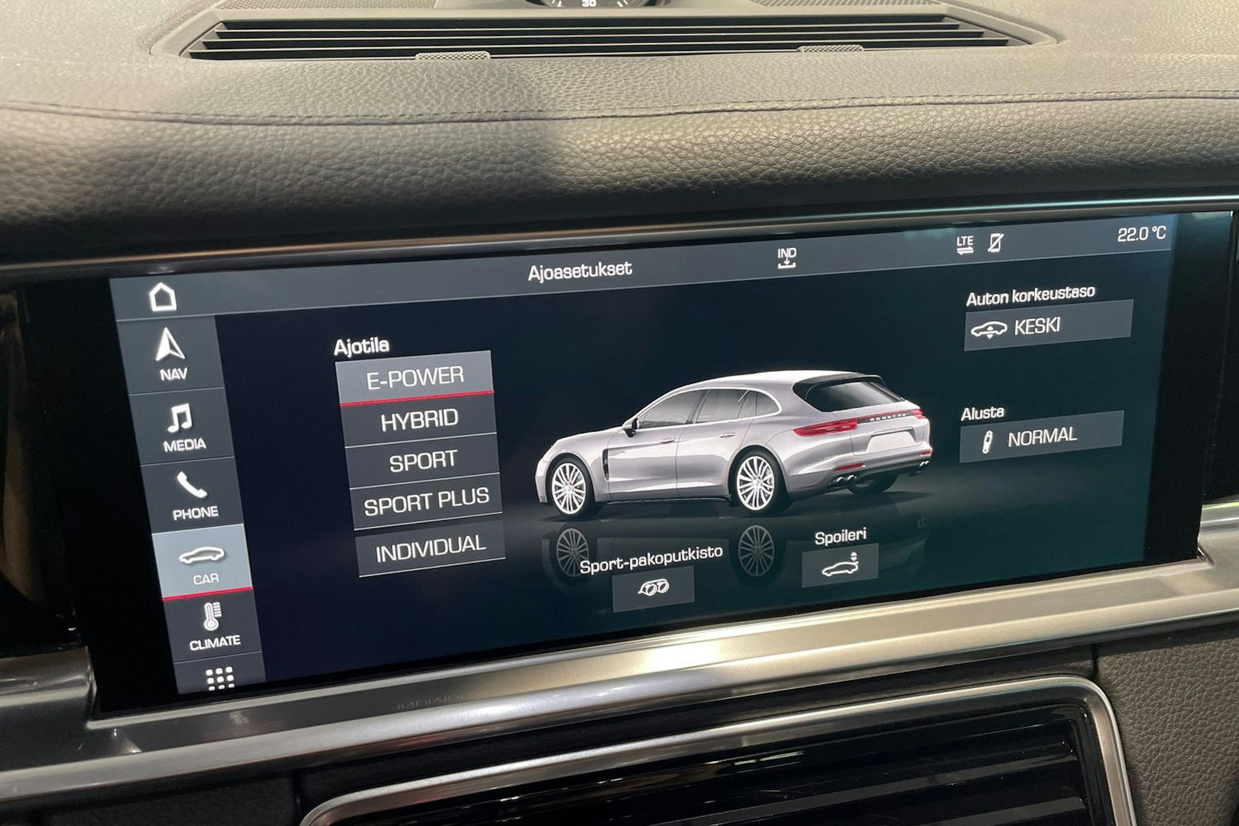 met. harmaa Porsche Panamera 2018 kuva 11.