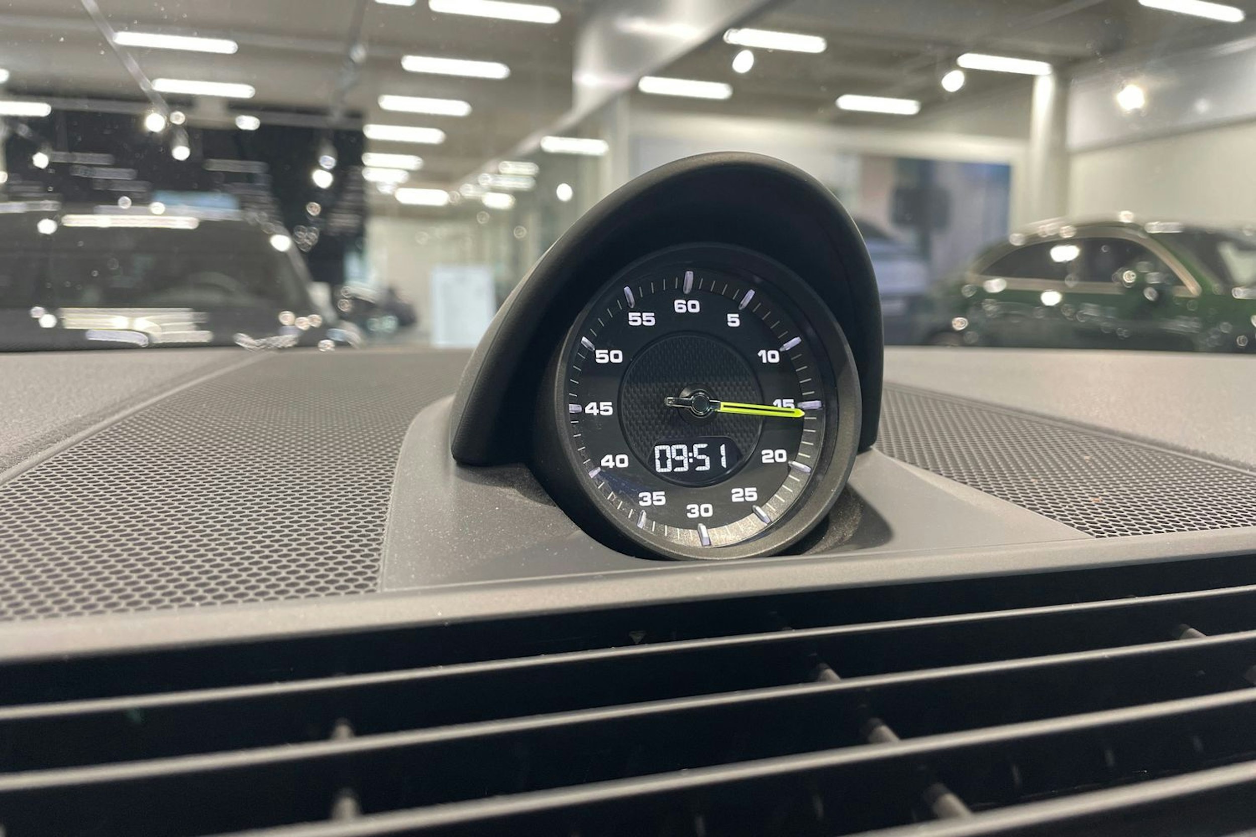 met. harmaa Porsche Panamera 2018 kuva 14.
