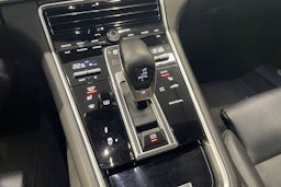 met. harmaa Porsche Panamera 2018 kuva 15.
