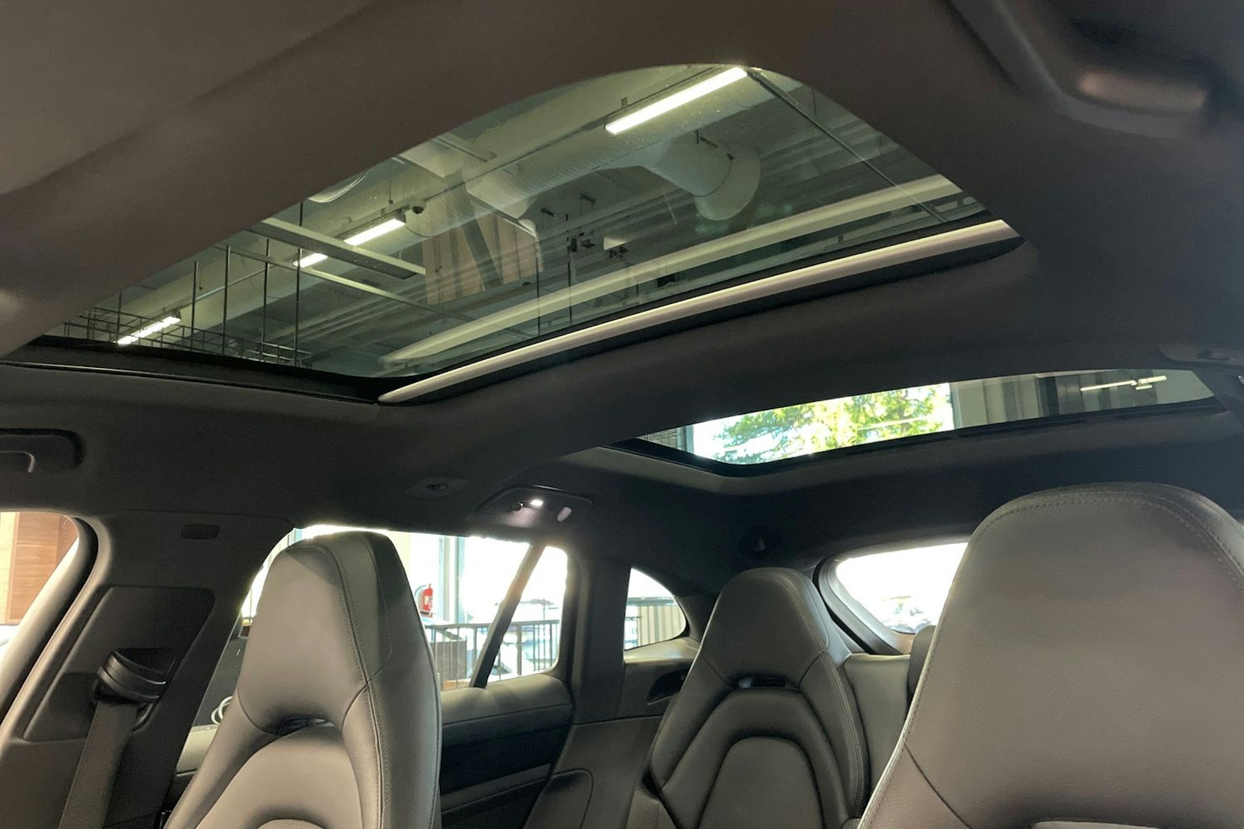 met. harmaa Porsche Panamera 2018 kuva 17.