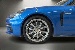 Sininen Porsche Panamera 2018 kuva 10.
