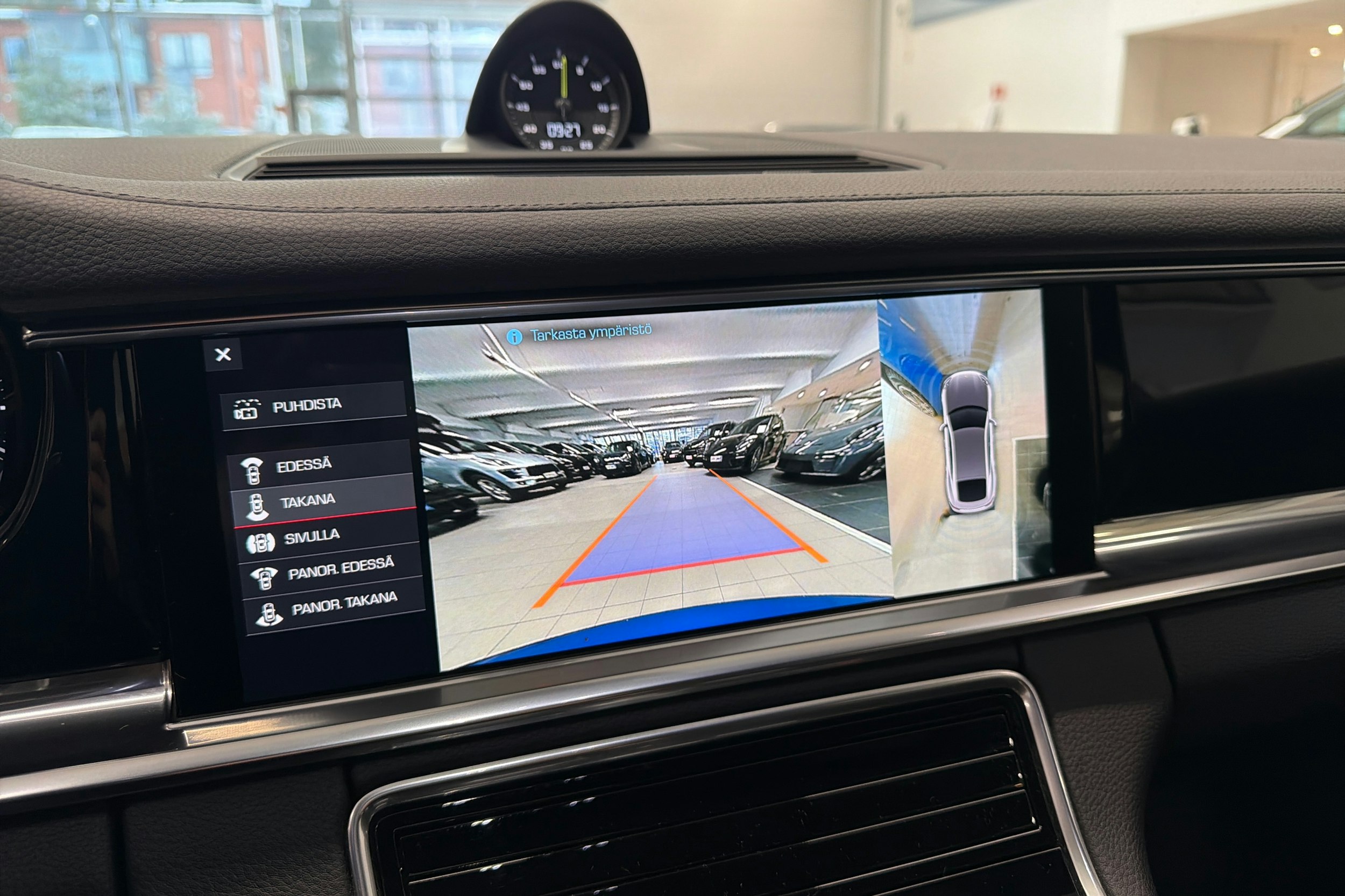 Sininen Porsche Panamera 2018 kuva 20.