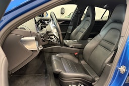 Sininen Porsche Panamera 2018 kuva 22.