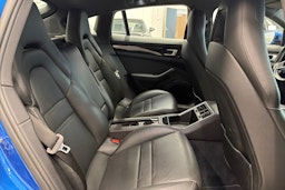 Sininen Porsche Panamera 2018 kuva 23.