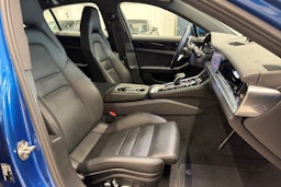 Sininen Porsche Panamera 2018 kuva 24.