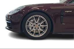 punainen Porsche Panamera 2018 kuva 8.