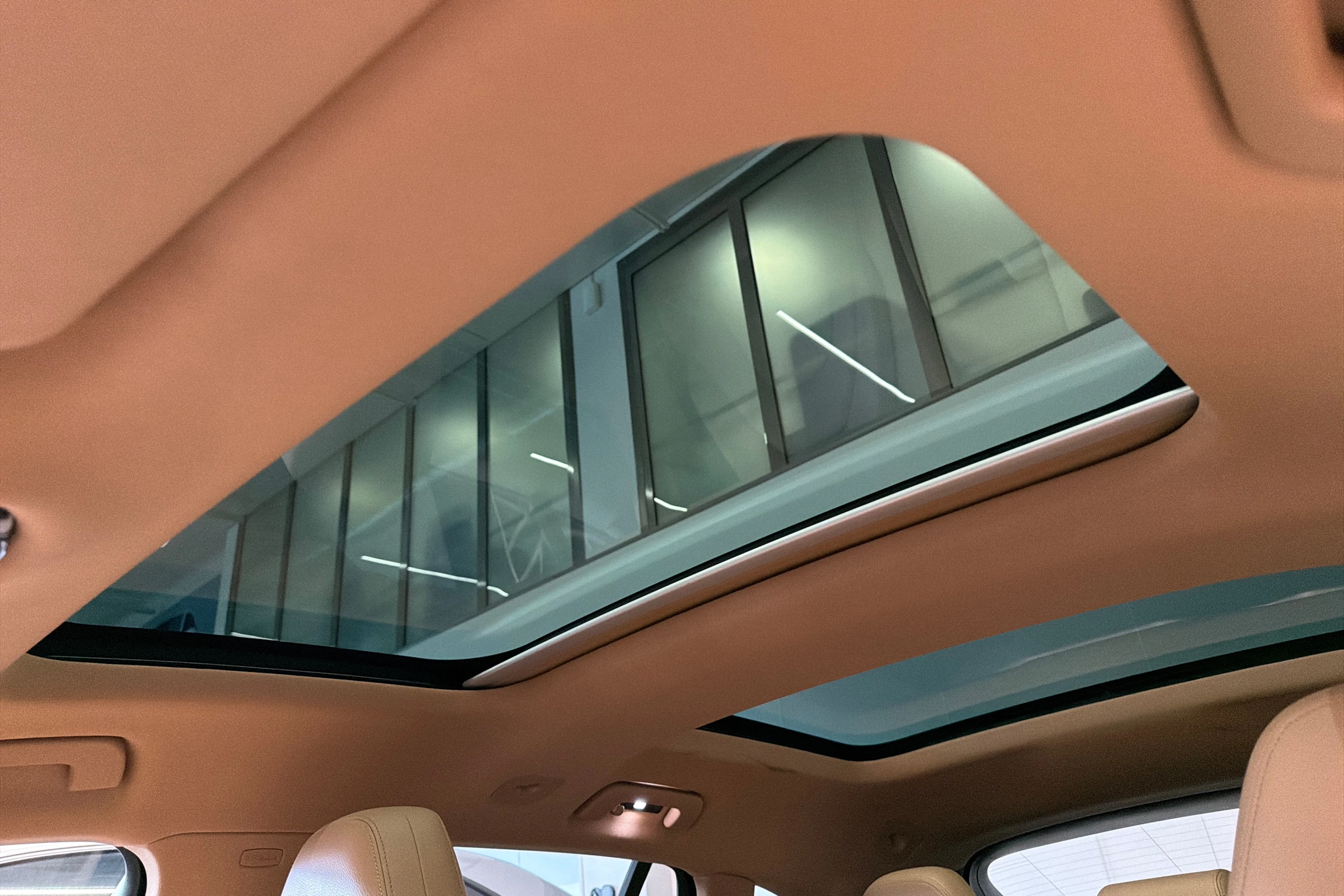 punainen Porsche Panamera 2018 kuva 16.