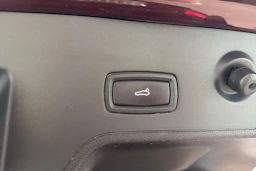 punainen Porsche Panamera 2018 kuva 23.