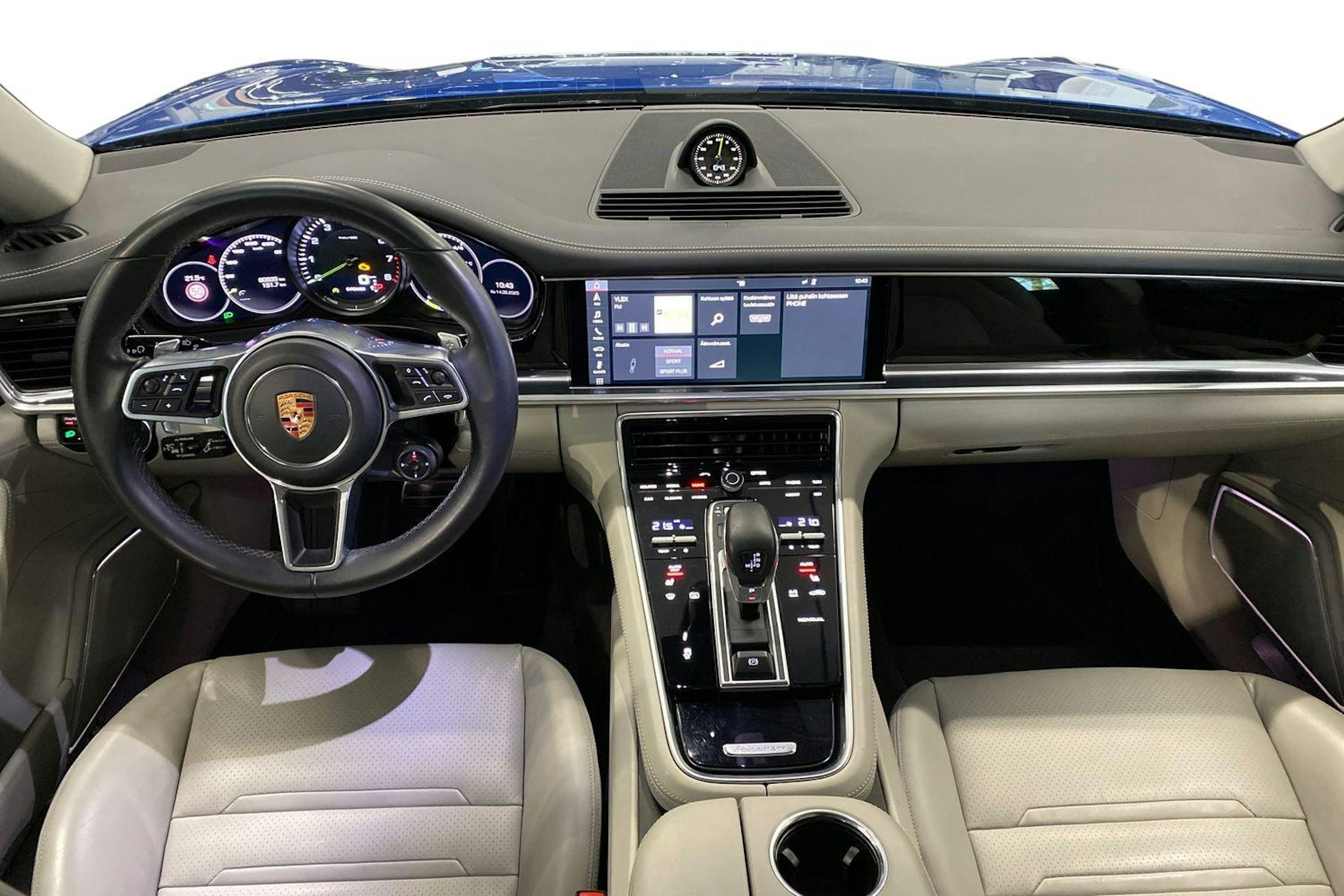 met. sininen Porsche Panamera 2018 kuva 7.