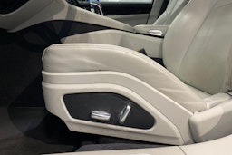 met. sininen Porsche Panamera 2018 kuva 10.