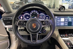 met. sininen Porsche Panamera 2018 kuva 12.