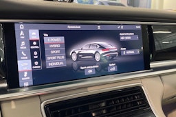 met. sininen Porsche Panamera 2018 kuva 16.