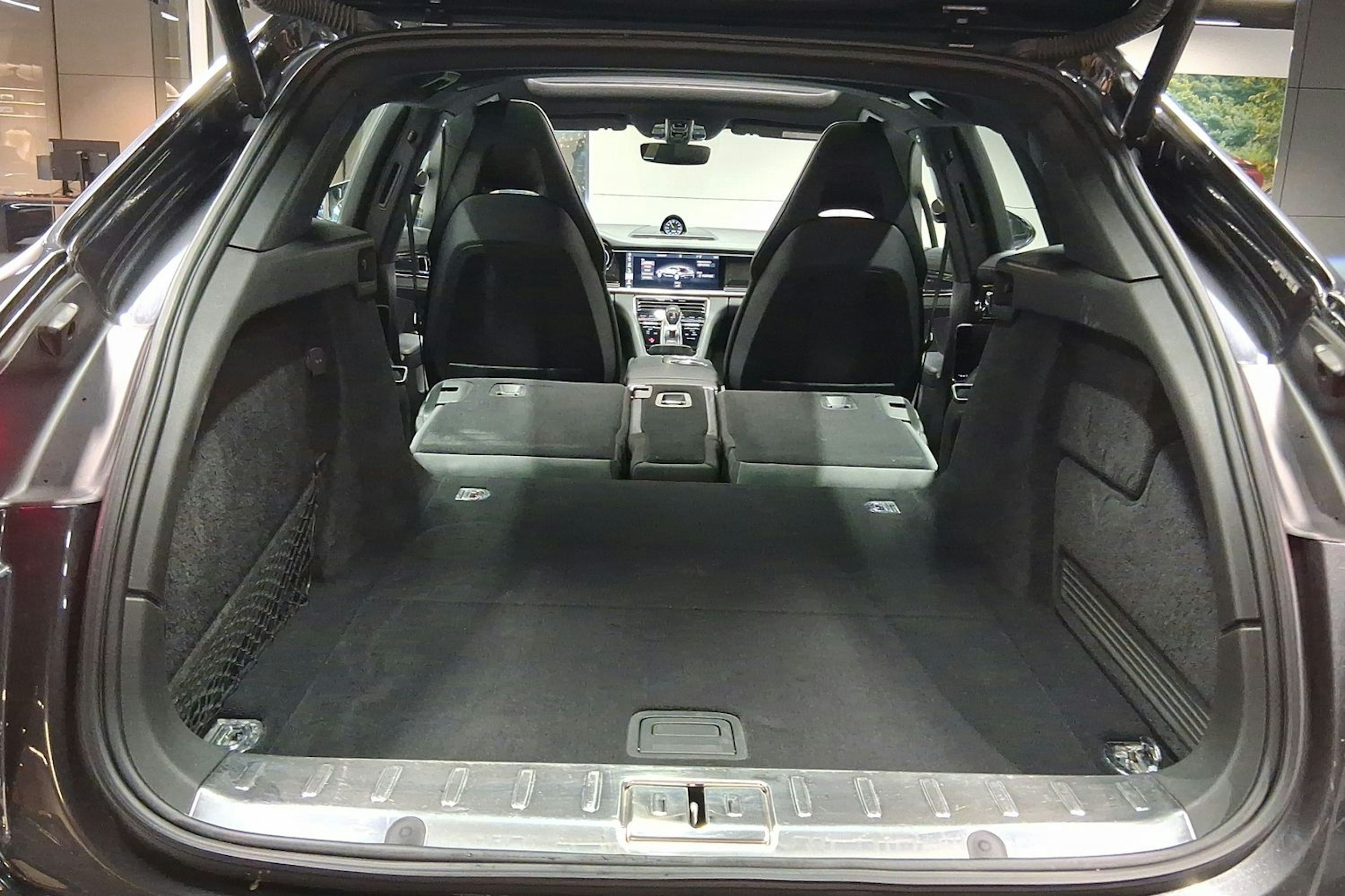 met. Harmaa Porsche Panamera 2018 kuva 20.