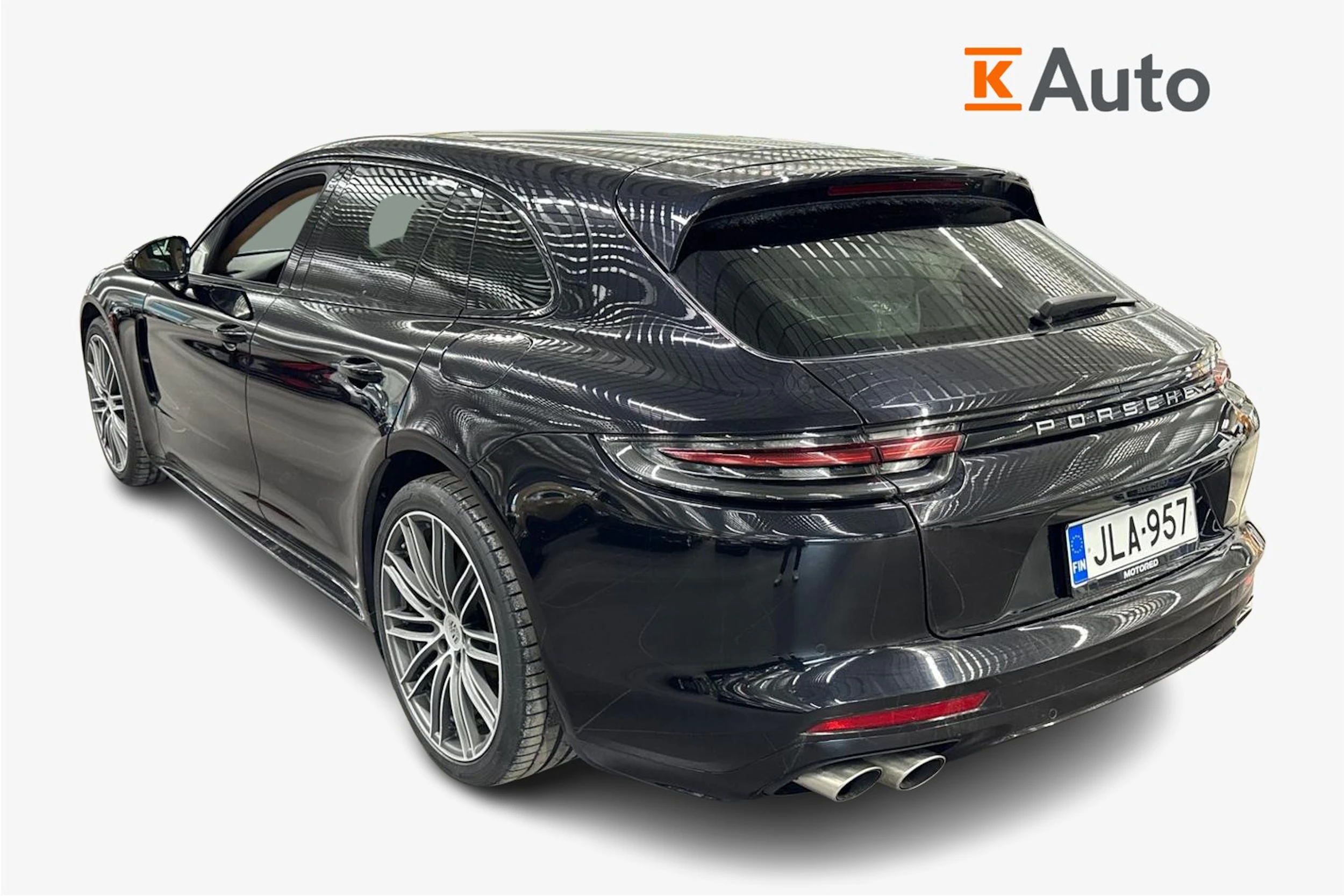 musta Porsche Panamera 2018 kuva 2.