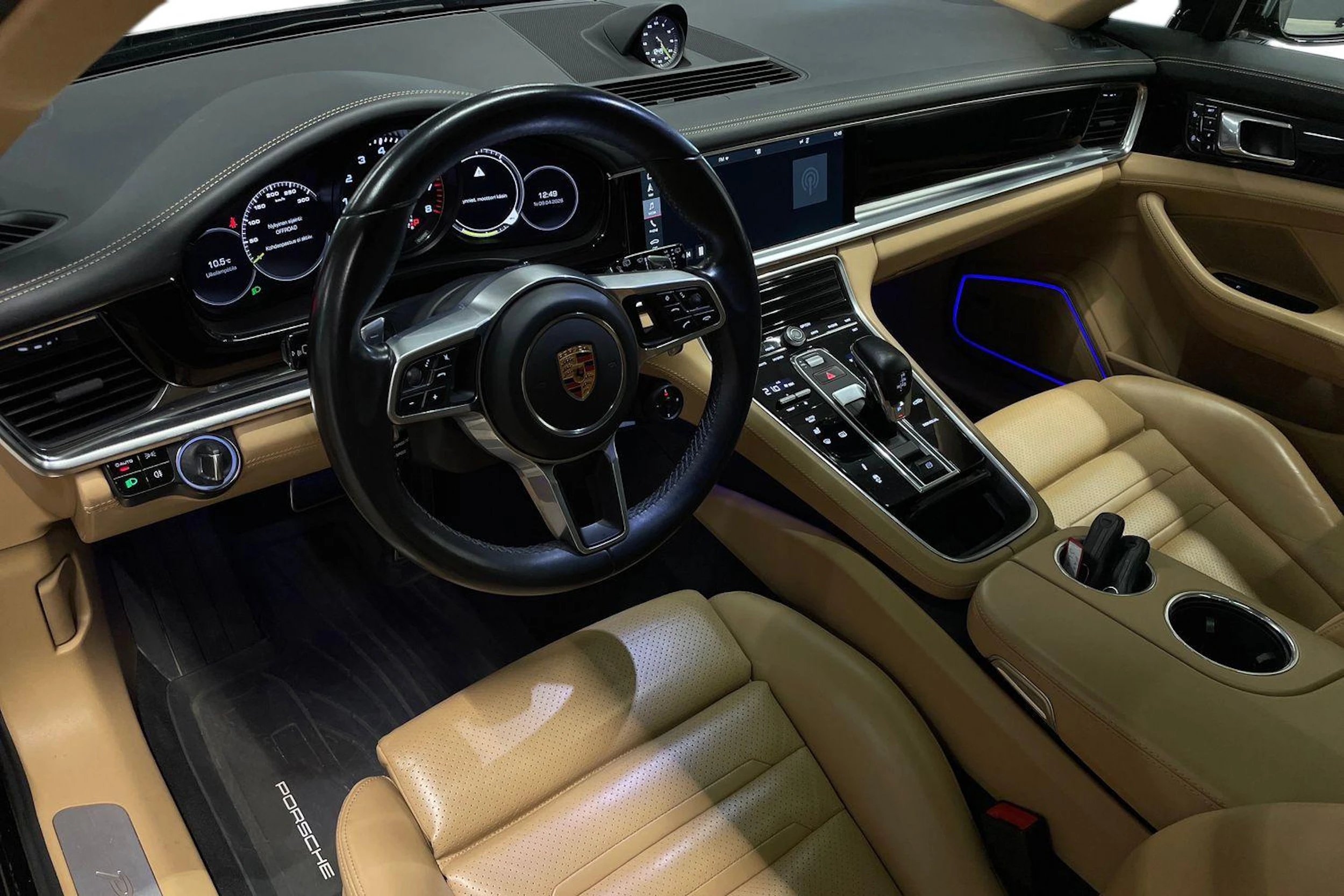 musta Porsche Panamera 2018 kuva 6.