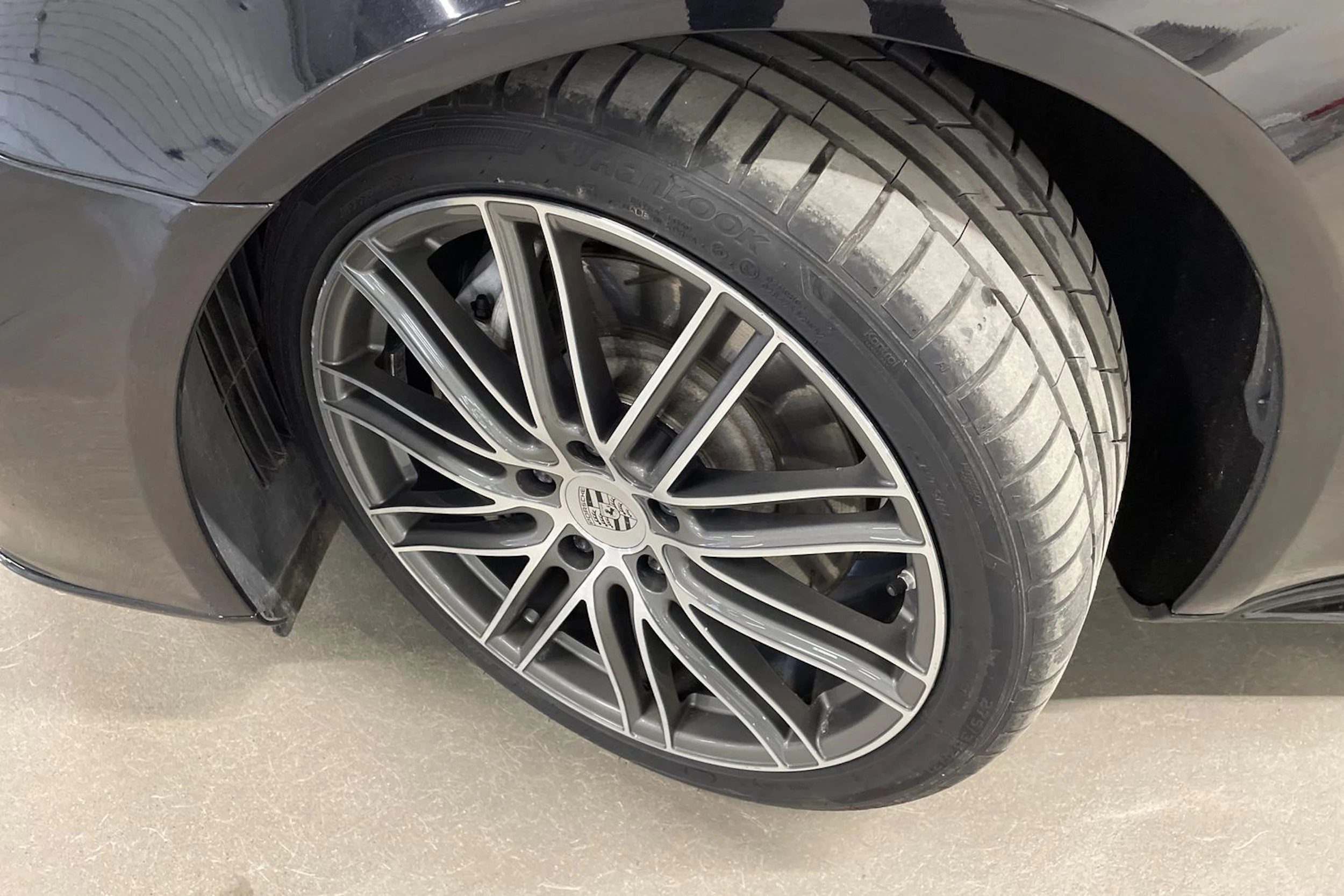 musta Porsche Panamera 2018 kuva 10.