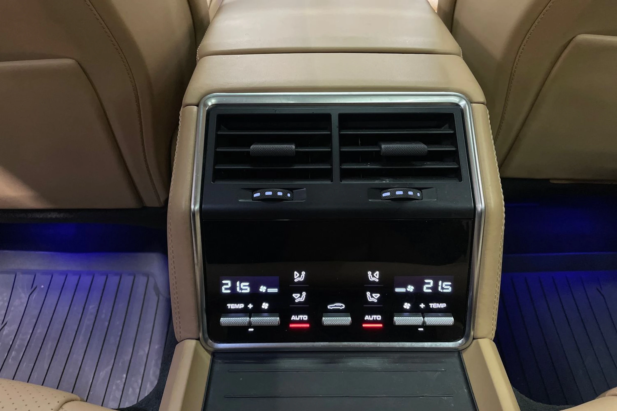 musta Porsche Panamera 2018 kuva 12.