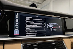 musta Porsche Panamera 2018 kuva 15.