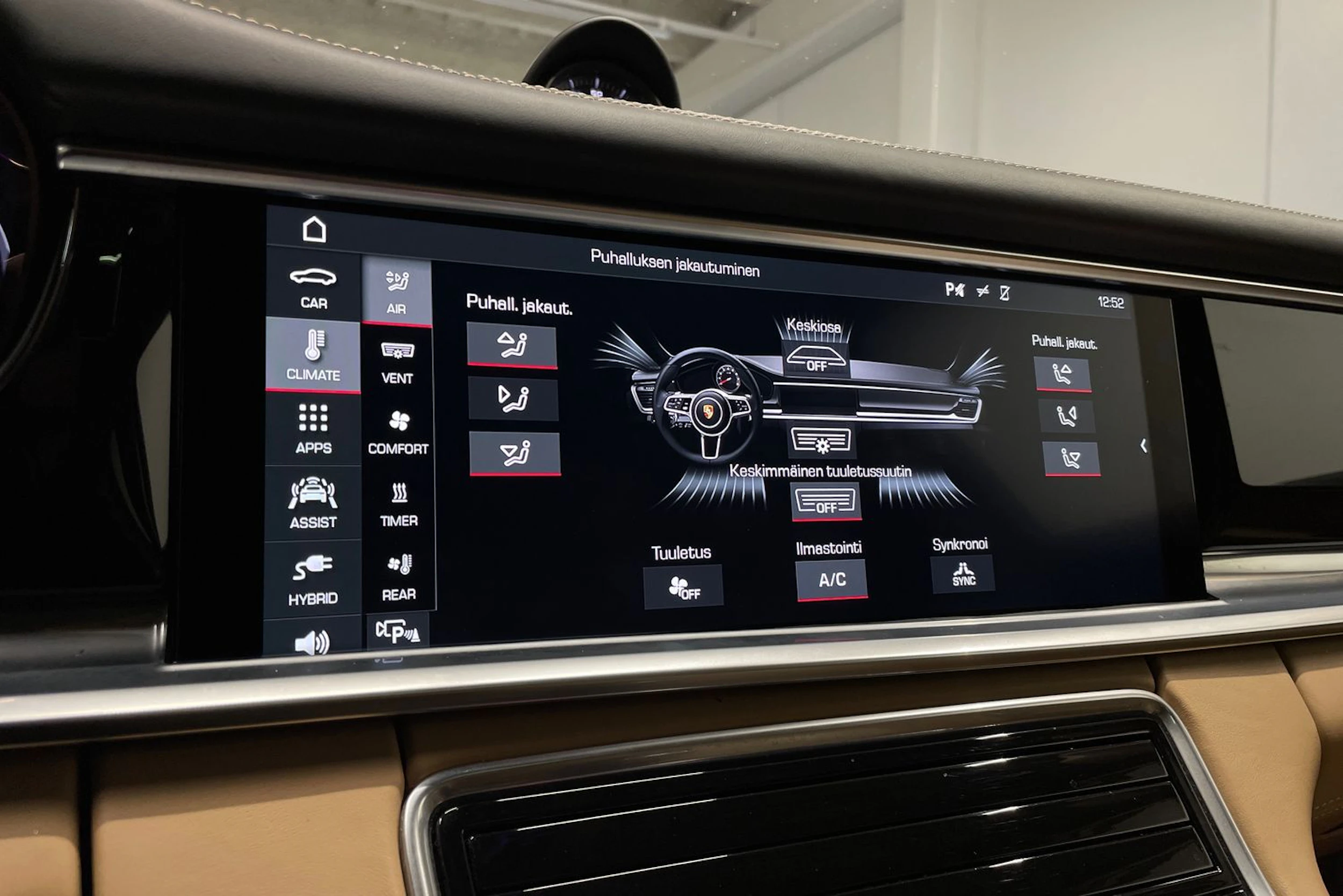 musta Porsche Panamera 2018 kuva 18.