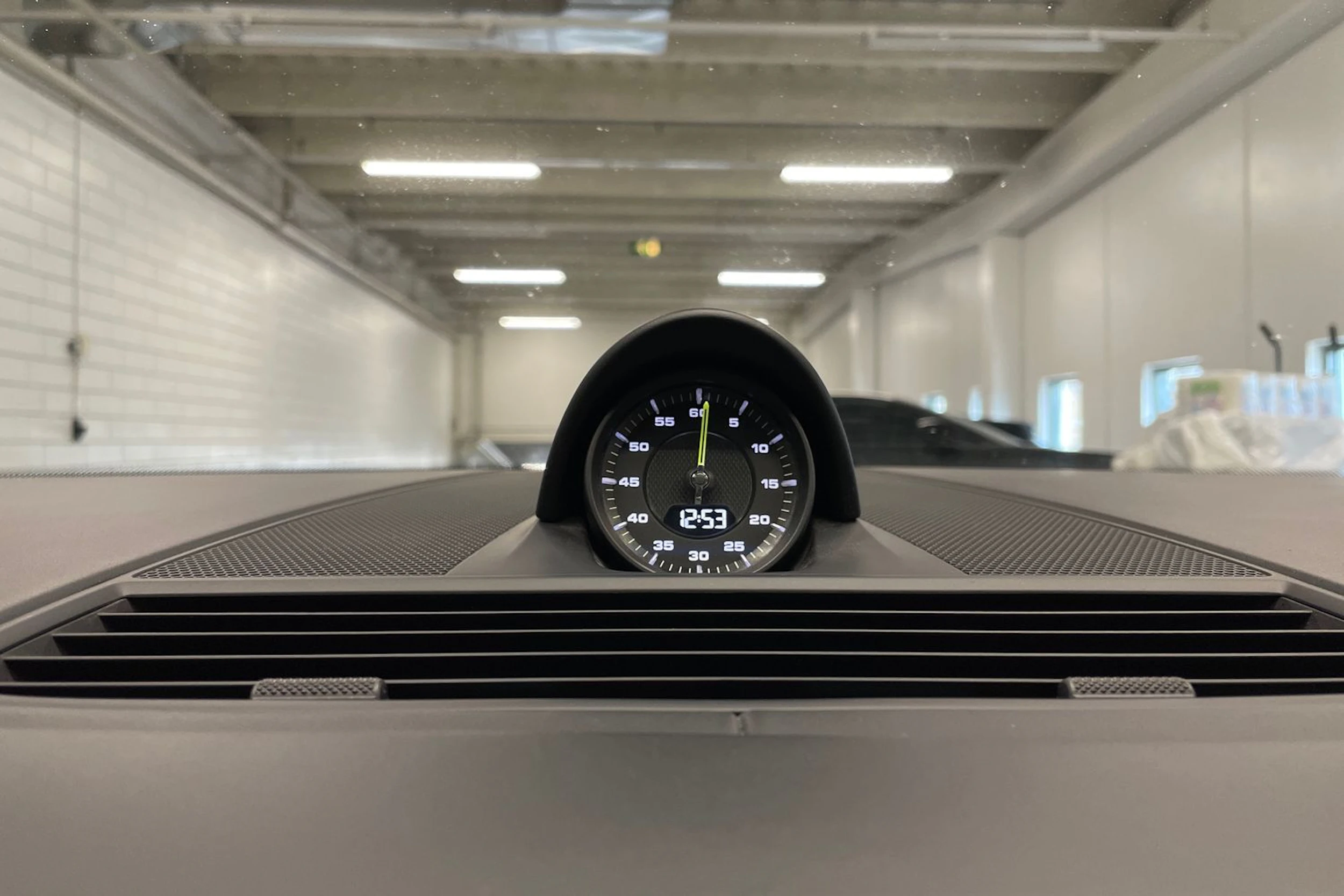 musta Porsche Panamera 2018 kuva 23.