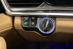 musta Porsche Panamera 2018 kuva 25.