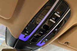 musta Porsche Panamera 2018 kuva 28.