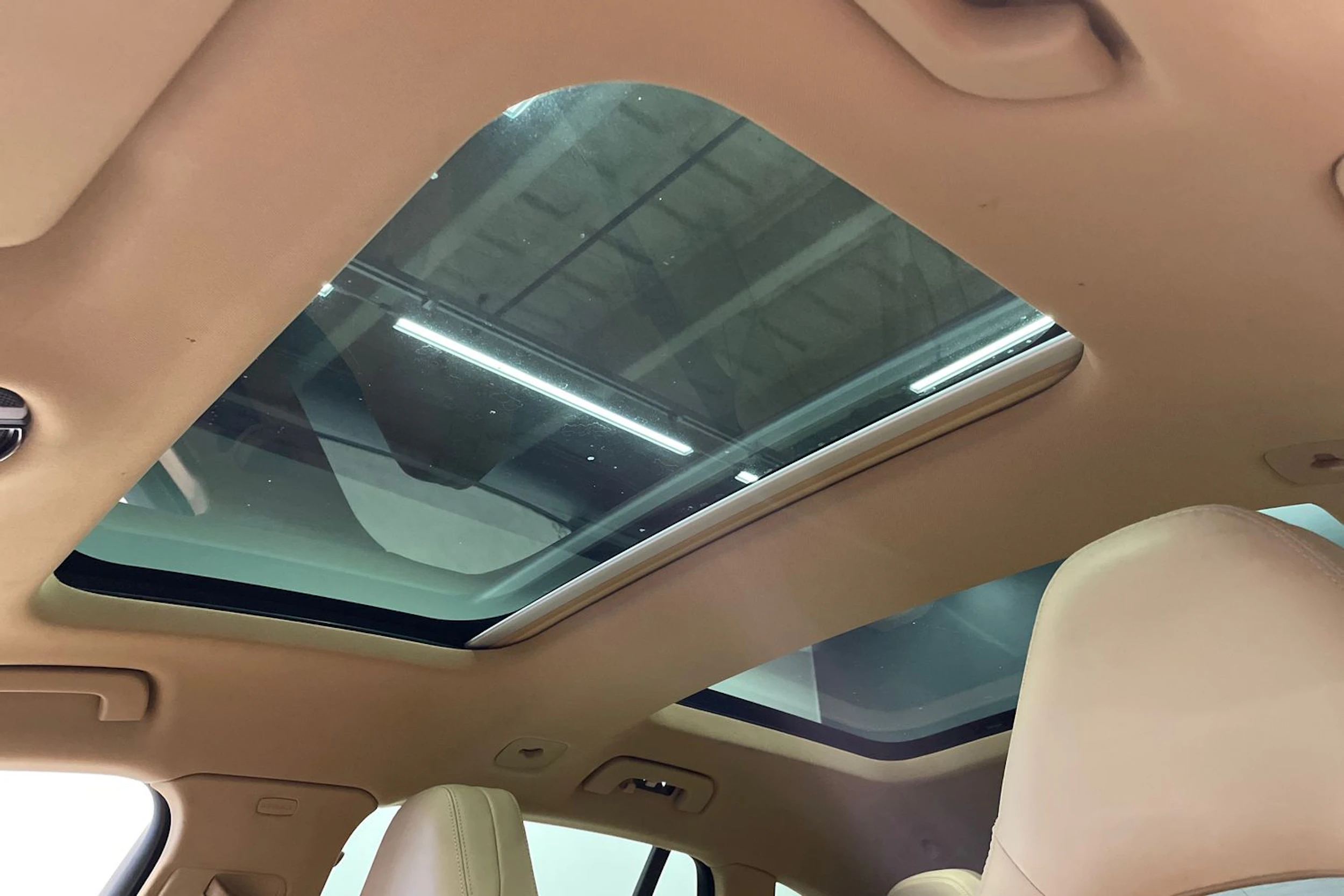 musta Porsche Panamera 2018 kuva 32.