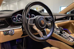 musta Porsche Panamera 2018 kuva 33.