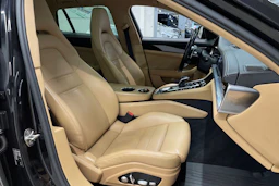 musta Porsche Panamera 2018 kuva 34.