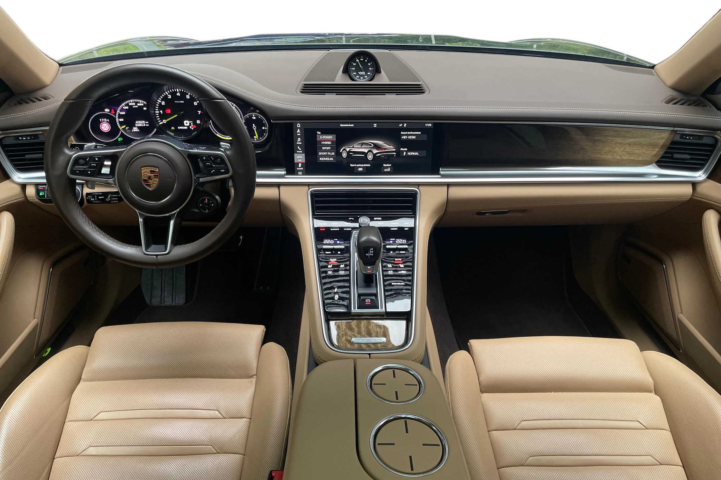 musta Porsche Panamera 2018 kuva 7.