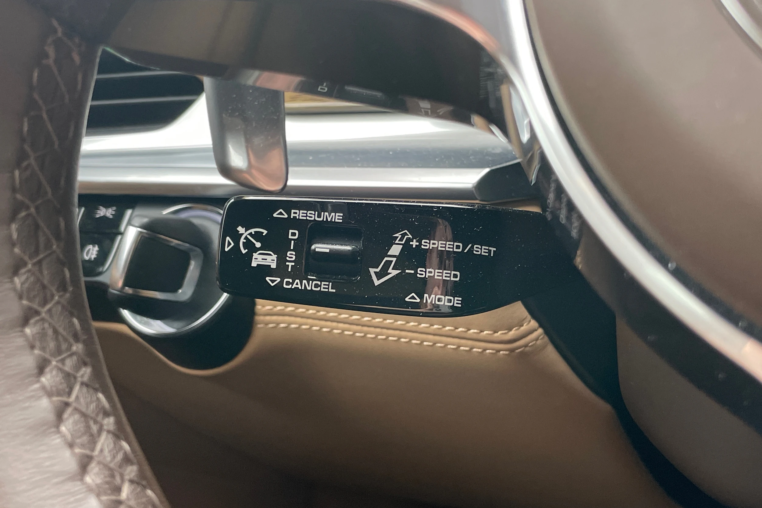 musta Porsche Panamera 2018 kuva 13.