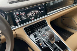 musta Porsche Panamera 2018 kuva 15.