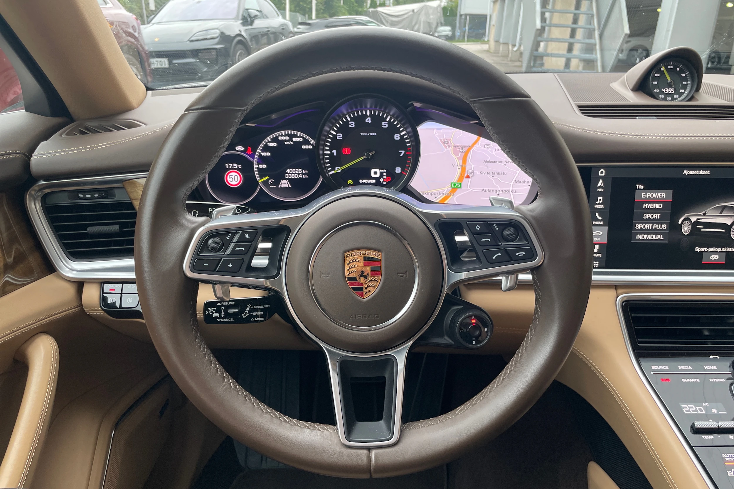 musta Porsche Panamera 2018 kuva 18.