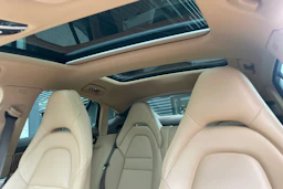 musta Porsche Panamera 2018 kuva 21.