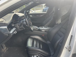Valkoinen Porsche Panamera 2018 kuva 3.
