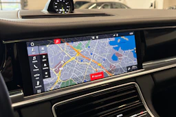 Valkoinen Porsche Panamera 2018 kuva 24.