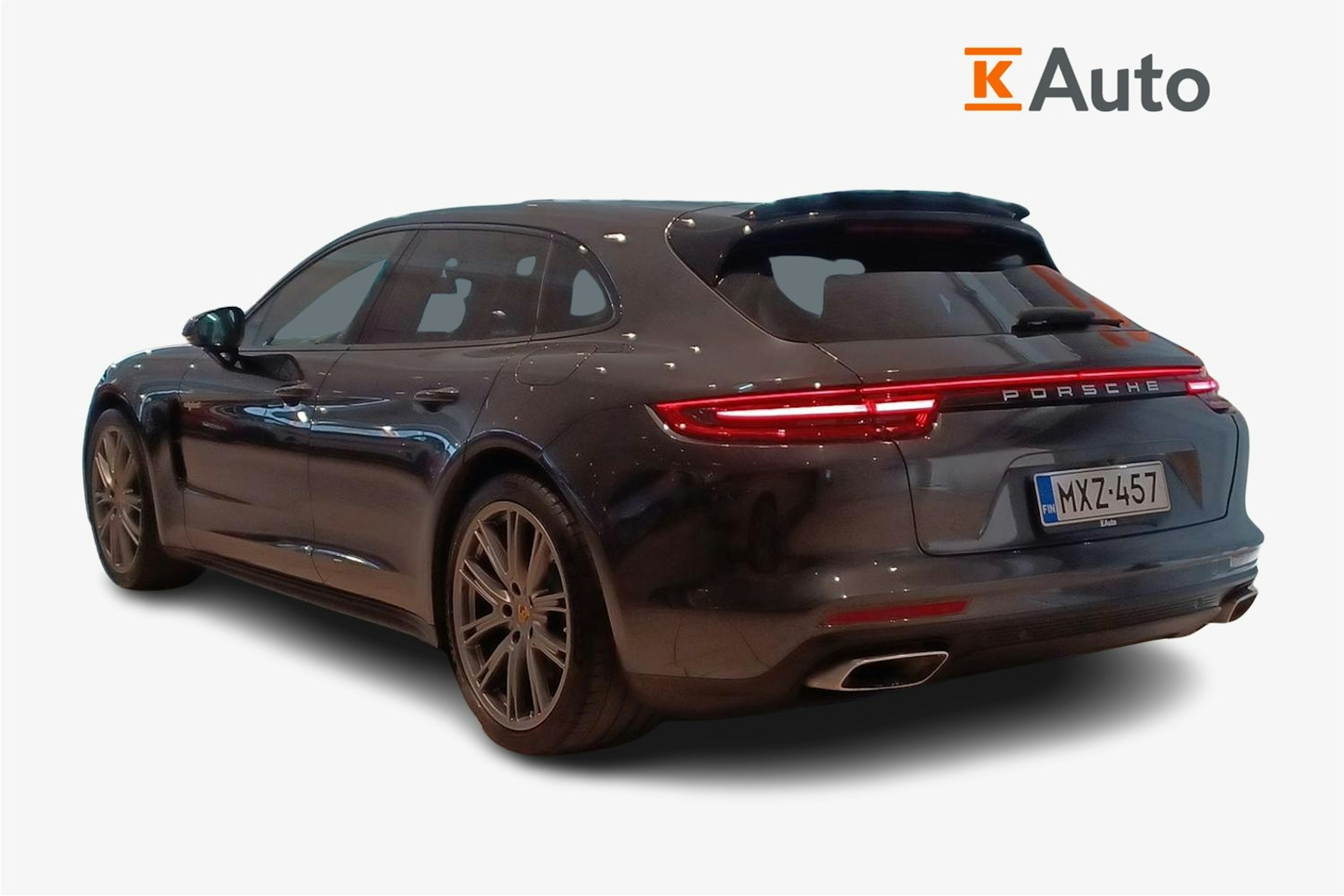 Harmaa Porsche Panamera 2018 kuva 2.