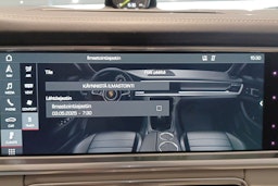 Harmaa Porsche Panamera 2018 kuva 23.