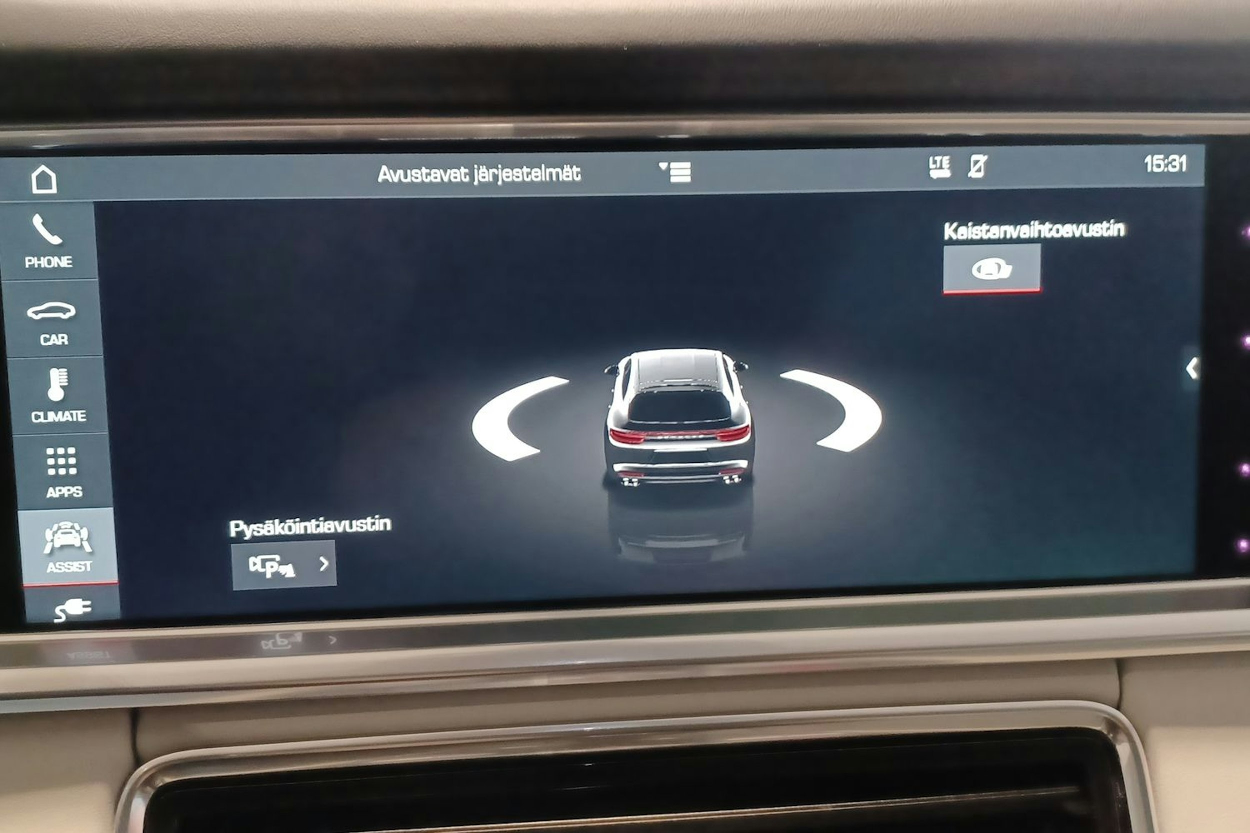 Harmaa Porsche Panamera 2018 kuva 24.