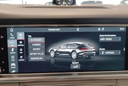 Harmaa Porsche Panamera 2018 kuva 25.