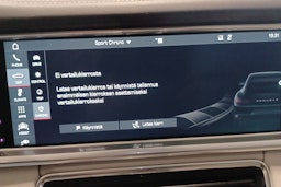 Harmaa Porsche Panamera 2018 kuva 26.